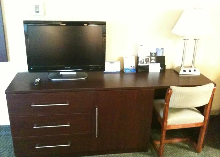 Travelodge By Wyndham Presidio