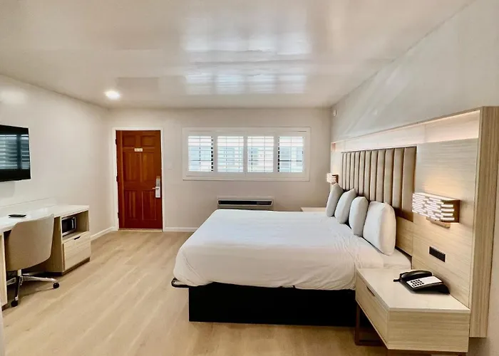 Hôtel pour familles: Nob Hill Motor Inn -Newly Updated Rooms!
