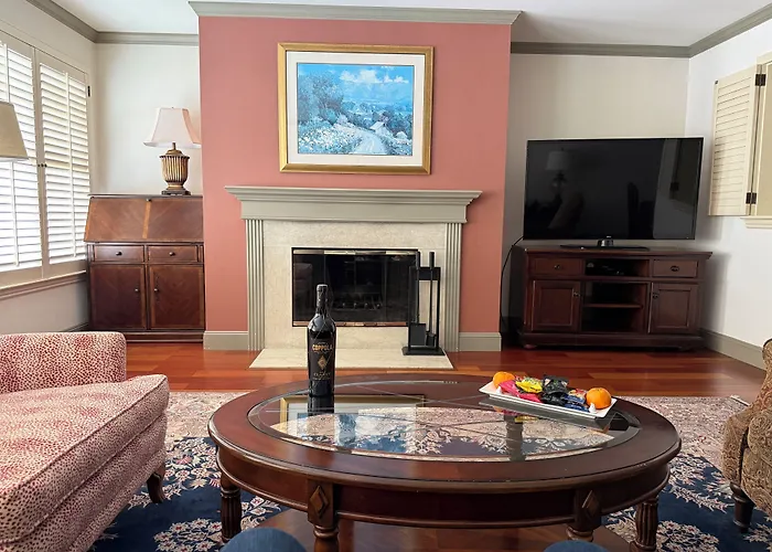 Best Selfcatering Cow Hollow Inn And Suites